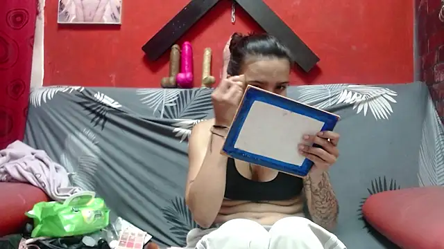 Yaumiko online show from 11/08/25, 12:05