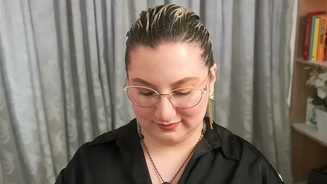 Ximenna Cruz online show from 03/26/26, 05:18