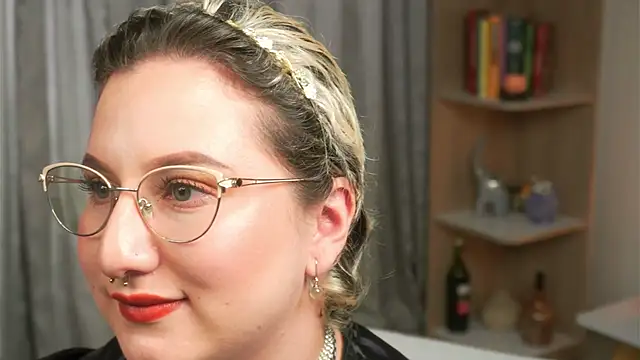 Ximenna Cruz online show from 04/03/26, 08:51