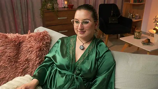 Ximenna Cruz online show from 04/22/26, 09:27