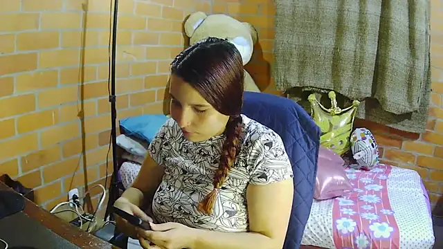 alexia 87 online show from 10/27/25, 02:48