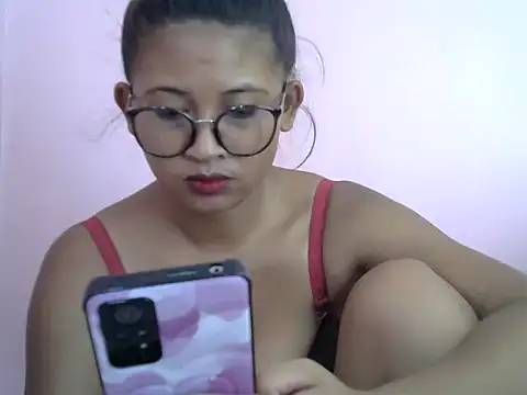 Snapshot of karen_sexy69 chatting on 02/16/25, 07:26 karen sexy69 online show from 02/16/25, 07:26