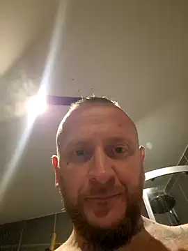 Snapshot of RomWoolf chatting on 02/14/25, 12:19 RomWoolf online show from 02/14/25, 12:19