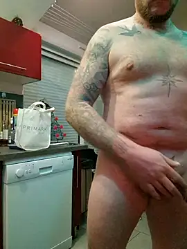 Snapshot of RomWoolf chatting on 03/05/25, 11:38 RomWoolf online show from 03/05/25, 11:38