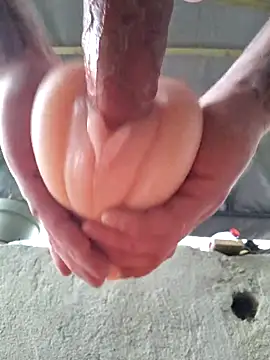 Snapshot of RomWoolf chatting on 03/10/25, 04:35 RomWoolf online show from 03/10/25, 04:35