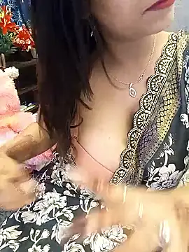 Snapshot of Divya_girl chatting on 02/11/26, 07:24 Divya girl online show from 02/11/26, 07:24