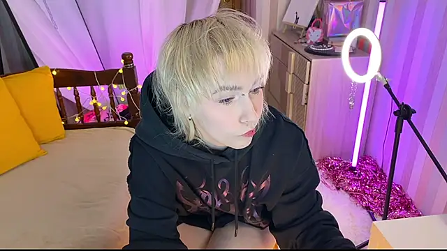 EmmyAmbros online show from 02/18/26, 08:05