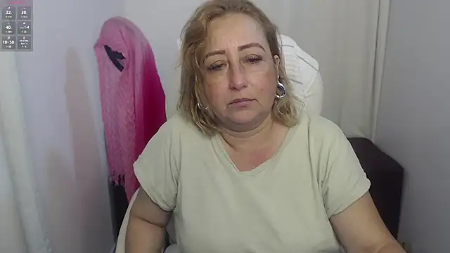 Snapshot of paiper_halliwey chatting on 02/15/25, 01:10 paiper halliwey online show from 02/15/25, 01:10