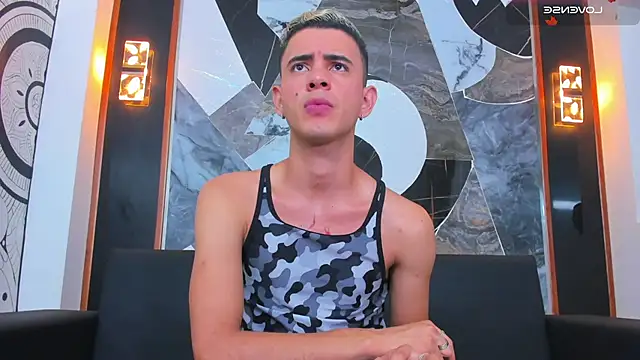 Snapshot of kai_borman chatting on 01/12/25, 12:23 kai borman online show from 01/12/25, 12:23