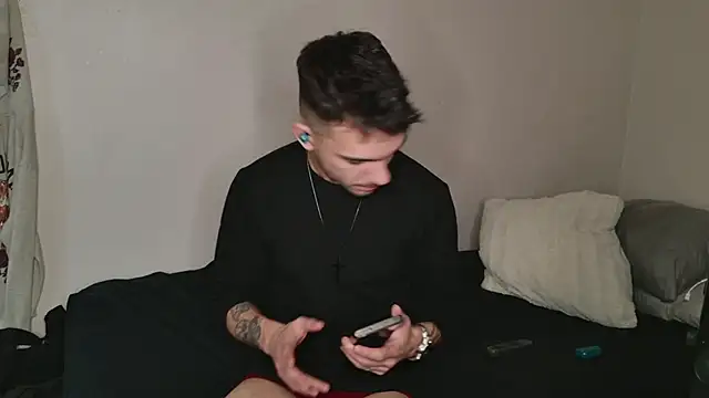 Snapshot of JackDesFeux chatting on 03/05/25, 12:33 JackDesFeux online show from 03/05/25, 12:33