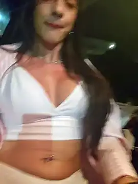 Snapshot of Brunna_Ella chatting on 12/31/24, 01:57 Brunna Ella online show from 12/31/24, 01:57