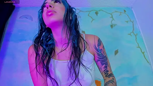 SaturnooStonee online show from 10/22/25, 06:35