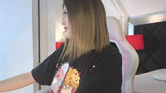 Angela Torres  online show from 10/13/25, 03:34