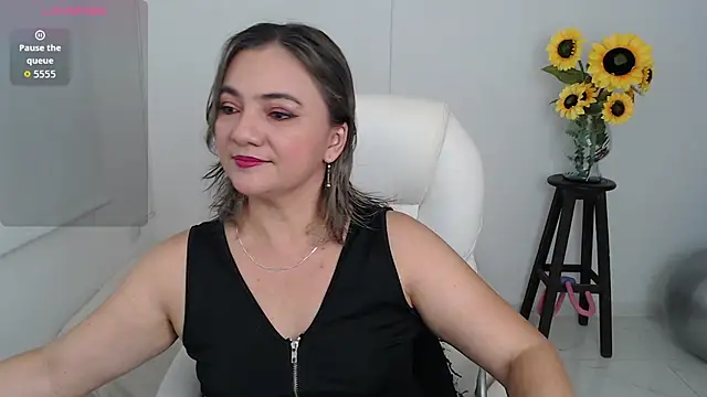 ana milf online show from 10/23/25, 01:21