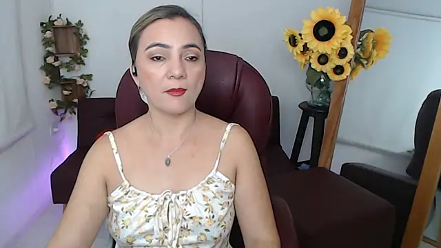 Snapshot of ana_milf chatting on 06/22/26, 02:58 ana milf online show from 06/22/26, 02:58