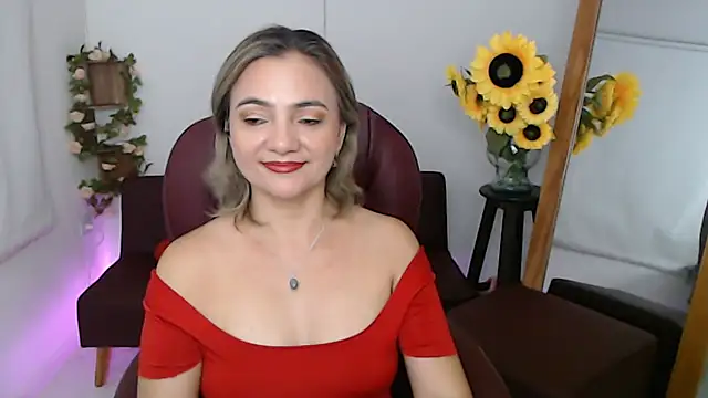 Snapshot of ana_milf chatting on 07/08/26, 01:59 ana milf online show from 07/08/26, 01:59