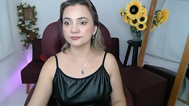 Snapshot of ana_milf chatting on 07/09/26, 01:15 ana milf online show from 07/09/26, 01:15