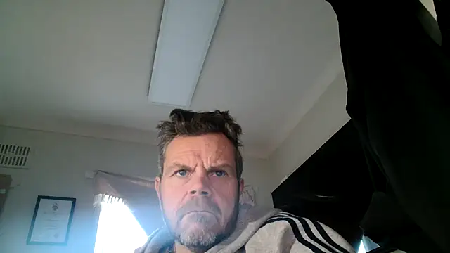 Snapshot of toptugger chatting on 02/14/25, 07:59 toptugger online show from 02/14/25, 07:59