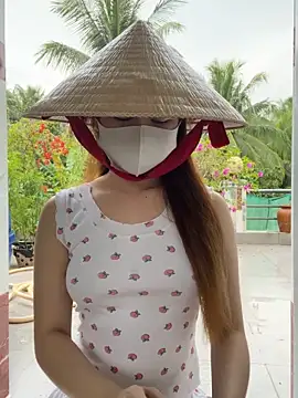 BabyThree  online show from 11/04/25, 09:19