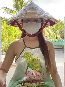 BabyThree  online show from 11/18/25, 07:24