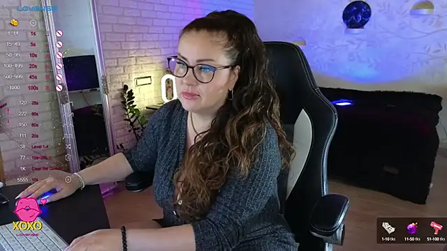 misskaassandraa online show from 09/28/25, 09:47