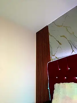 liss hot  online show from 09/15/25, 09:59