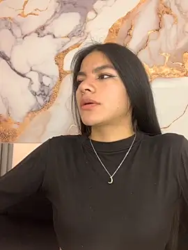 liss hot  online show from 11/22/25, 10:42