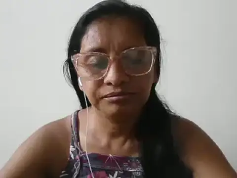 Snapshot of titssmall123 chatting on 01/11/25, 05:40 titssmall123 online show from 01/11/25, 05:40