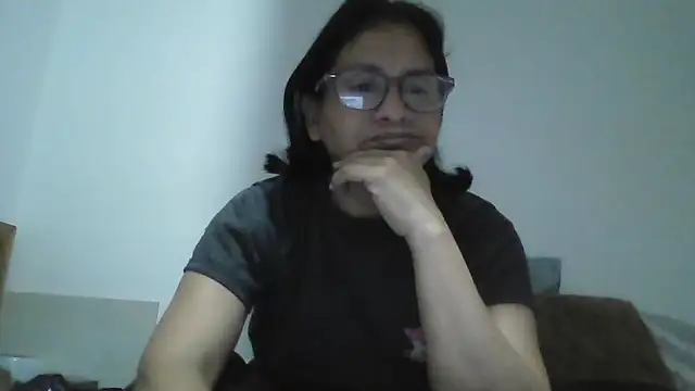 Snapshot of titssmall123 chatting on 11/24/25, 11:15 titssmall123 online show from 11/24/25, 11:15
