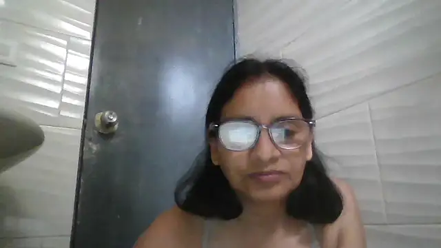 Snapshot of titssmall123 chatting on 11/26/25, 07:59 titssmall123 online show from 11/26/25, 07:59