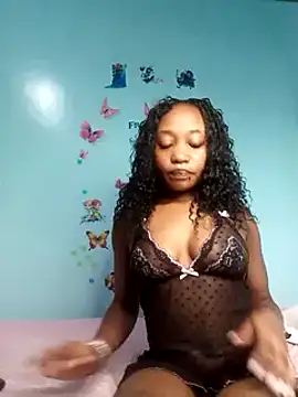 laetitia  online show from 03/12/25, 02:45