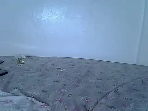 laetitia  online show from 02/08/26, 07:12