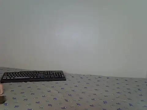 Snapshot of laetitia_ chatting on 06/20/26, 08:50 laetitia online show from 06/20/26, 08:50