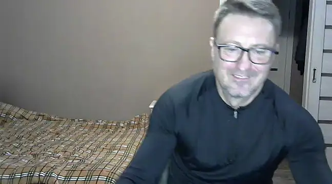 Snapshot of HarrySnake chatting on 12/12/24, 02:11 HarrySnake online show from 12/12/24, 02:11