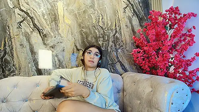 Snapshot of Zayda_1 chatting on 03/08/25, 01:28 Zayda 1 online show from 03/08/25, 01:28