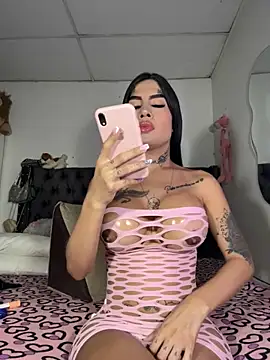 saragill323 online show from 11/22/25, 02:16