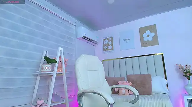 Cristall Bunny online show from 02/07/25, 12:31