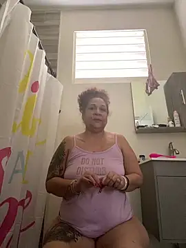 Snapshot of ladycreamypr2 chatting on 02/23/26, 06:16 ladycreamypr2 online show from 02/23/26, 06:16