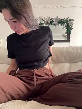 Snapshot of Yulia_sx chatting on 12/19/25, 09:00 Yulia sx online show from 12/19/25, 09:00