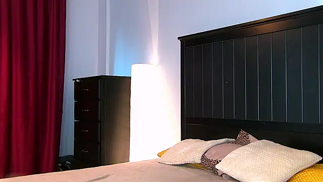 Yanira Muslim online show from 09/22/25, 04:47