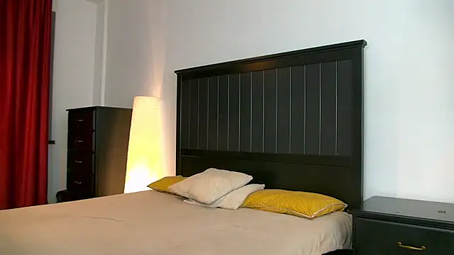 Yanira Muslim online show from 01/14/26, 05:02