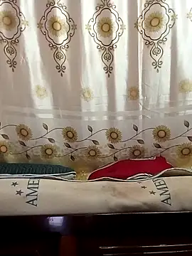 Snapshot of NgocQuyen2K chatting on 11/24/25, 10:09 NgocQuyen2K online show from 11/24/25, 10:09