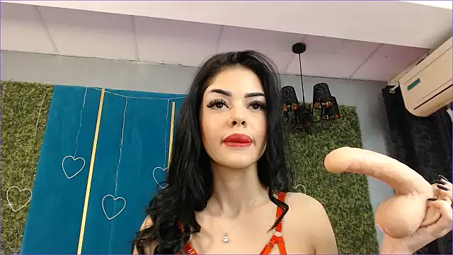 Snapshot of MolyStone chatting on 12/20/24, 06:08 MolyStone online show from 12/20/24, 06:08