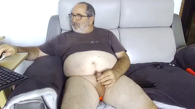 Snapshot of gillou1234 chatting on 09/16/25, 09:21 gillou1234 online show from 09/16/25, 09:21