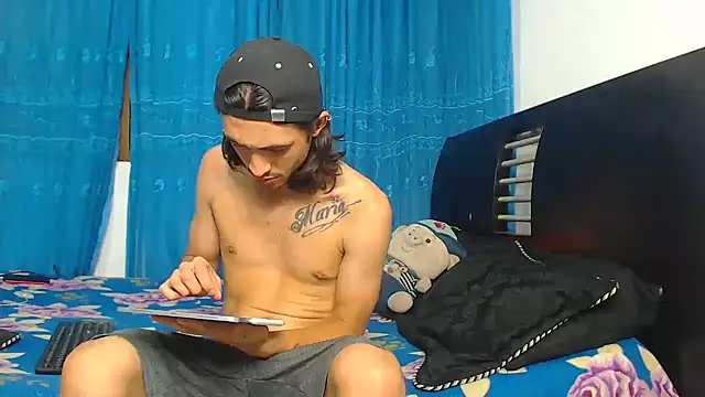 Hot Sharks  online show from 10/01/25, 01:00