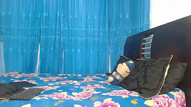 Hot Sharks  online show from 10/15/25, 06:57