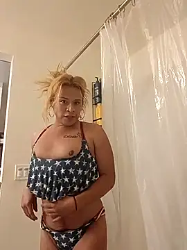 allissonw13 online show from 03/25/26, 06:52