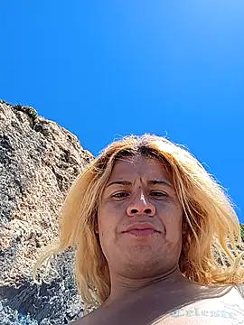 allissonw13 online show from 04/08/26, 07:47