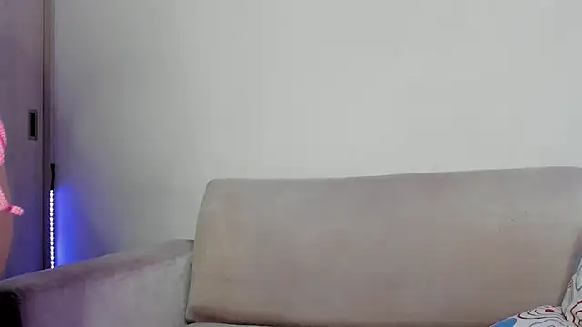 Lilacutte  online show from 02/04/25, 08:13