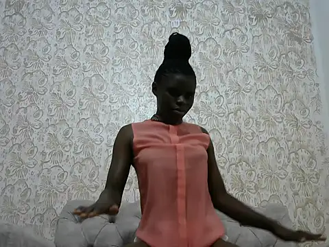 Snapshot of hottgirlval chatting on 02/13/26, 11:01 hottgirlval online show from 02/13/26, 11:01